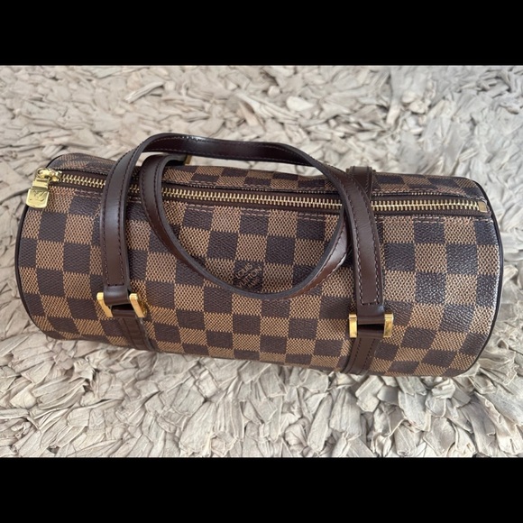 Authentic LV Papillon Damier 26 - Picture 3 of 10